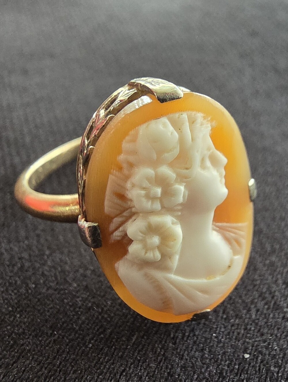 PRISTINE 14K Gold Carved Shell Floral Cameo Ring Famous C.L. Tivol & Sons - Sz 7